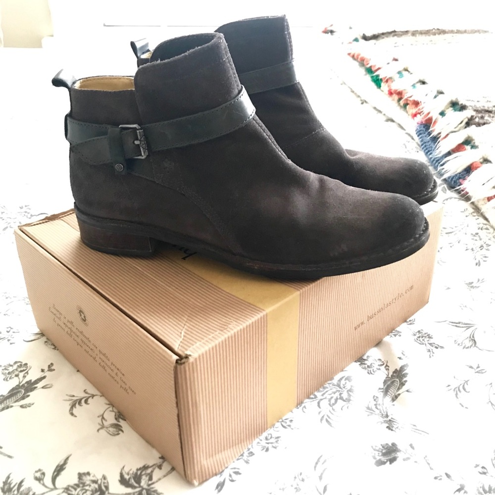 Bussola Ankle Boots